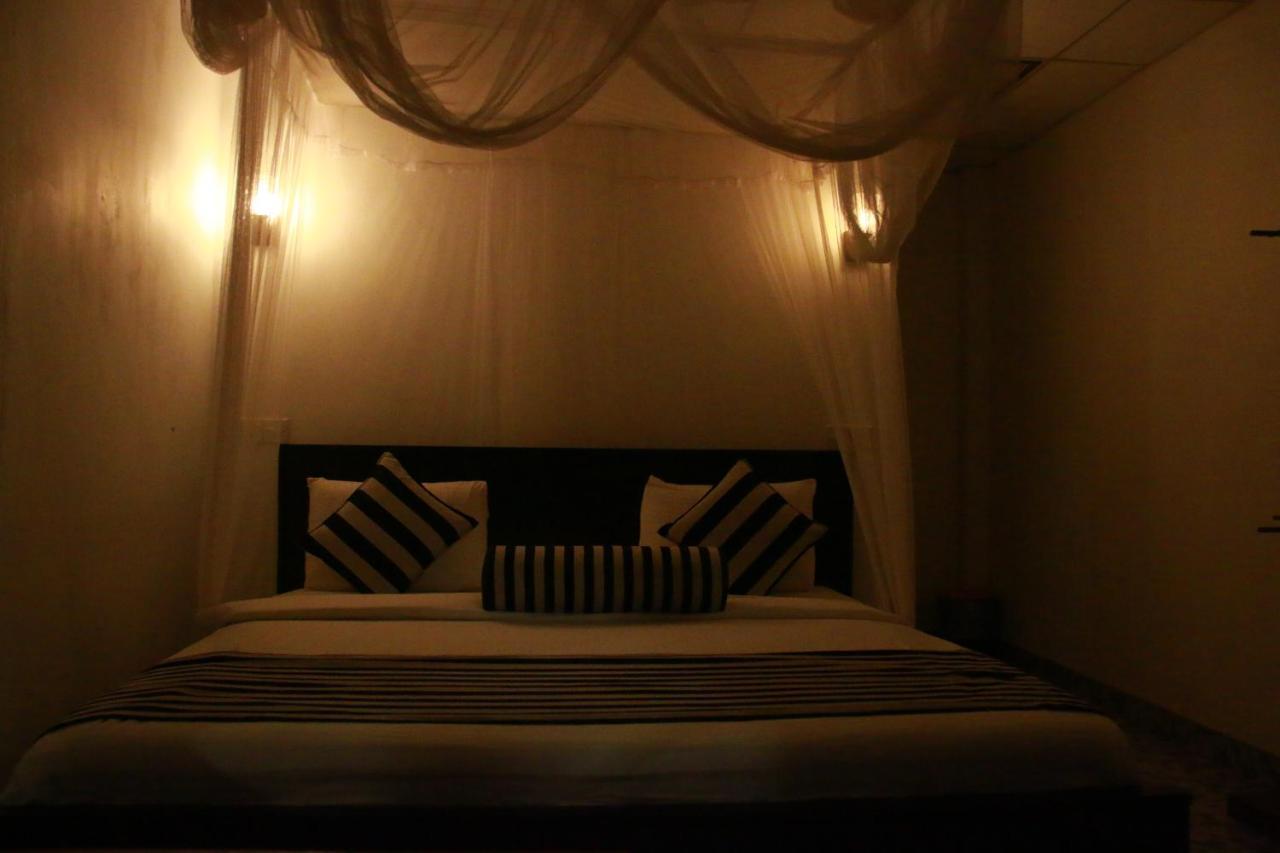 Bed and Breakfast Different View Ella Esterno foto