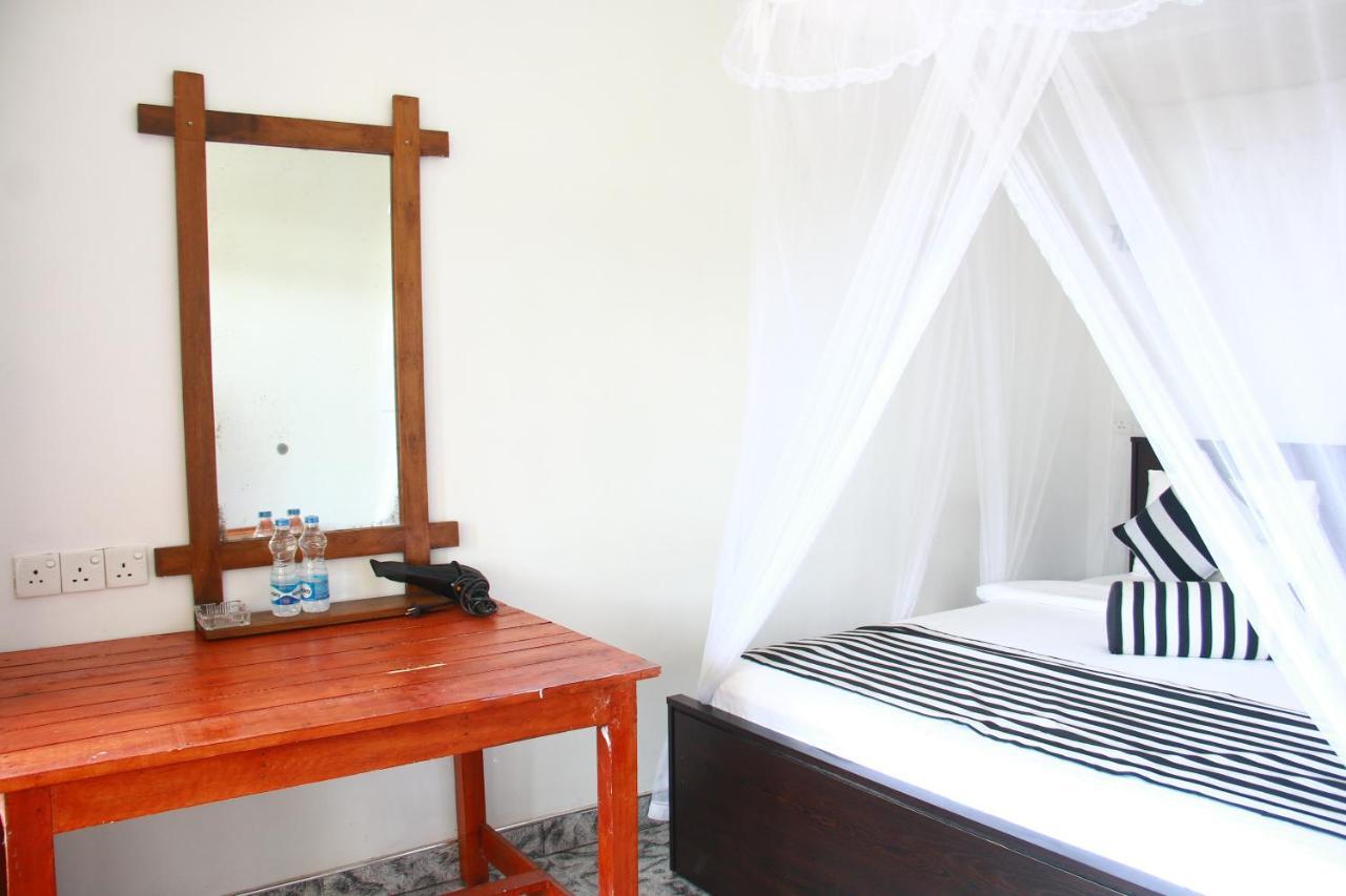 Bed and Breakfast Different View Ella Esterno foto