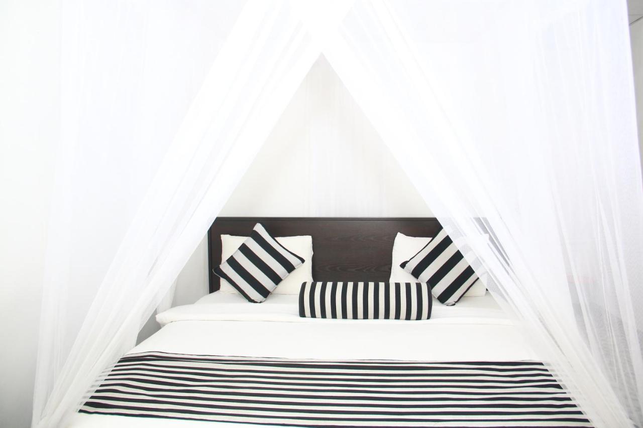 Bed and Breakfast Different View Ella Esterno foto
