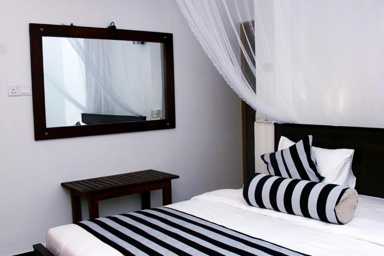 Bed and Breakfast Different View Ella Esterno foto