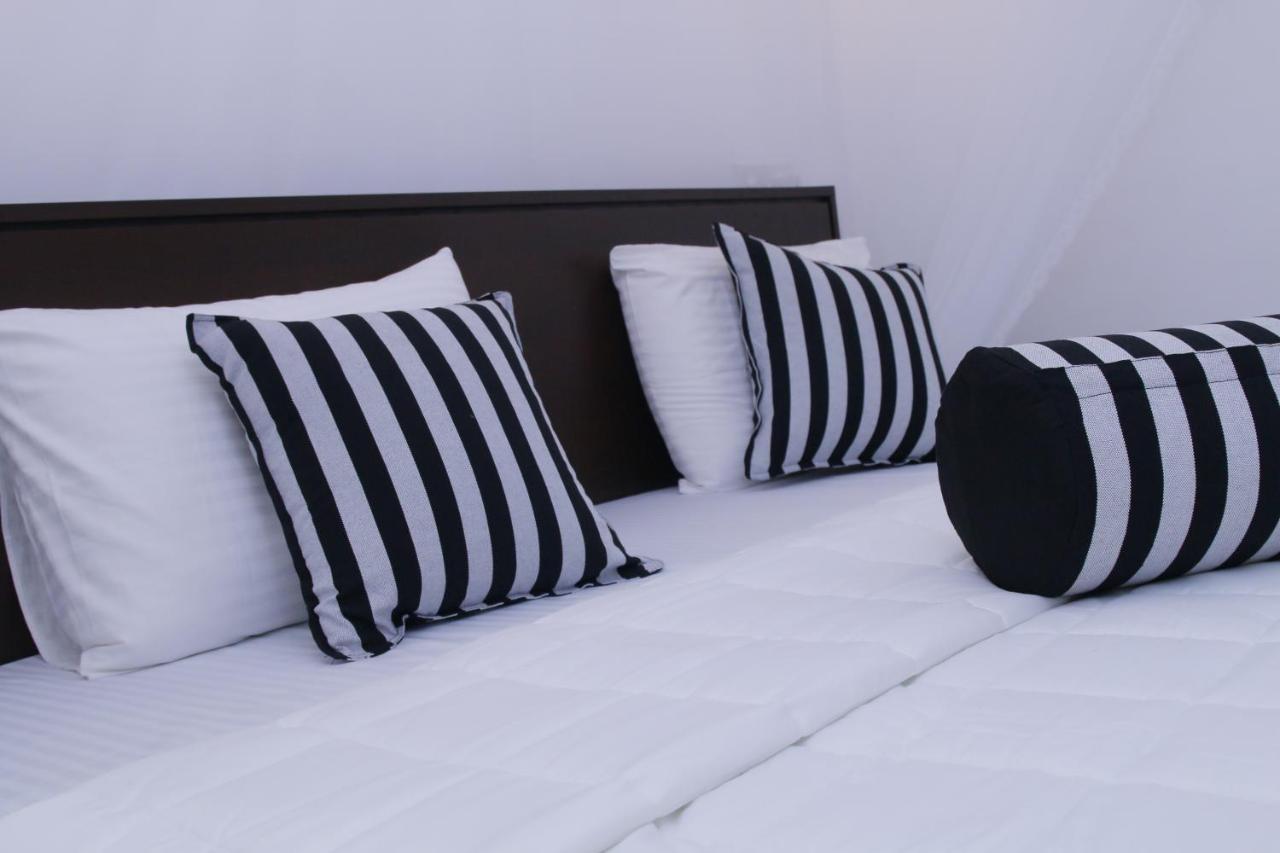 Bed and Breakfast Different View Ella Esterno foto